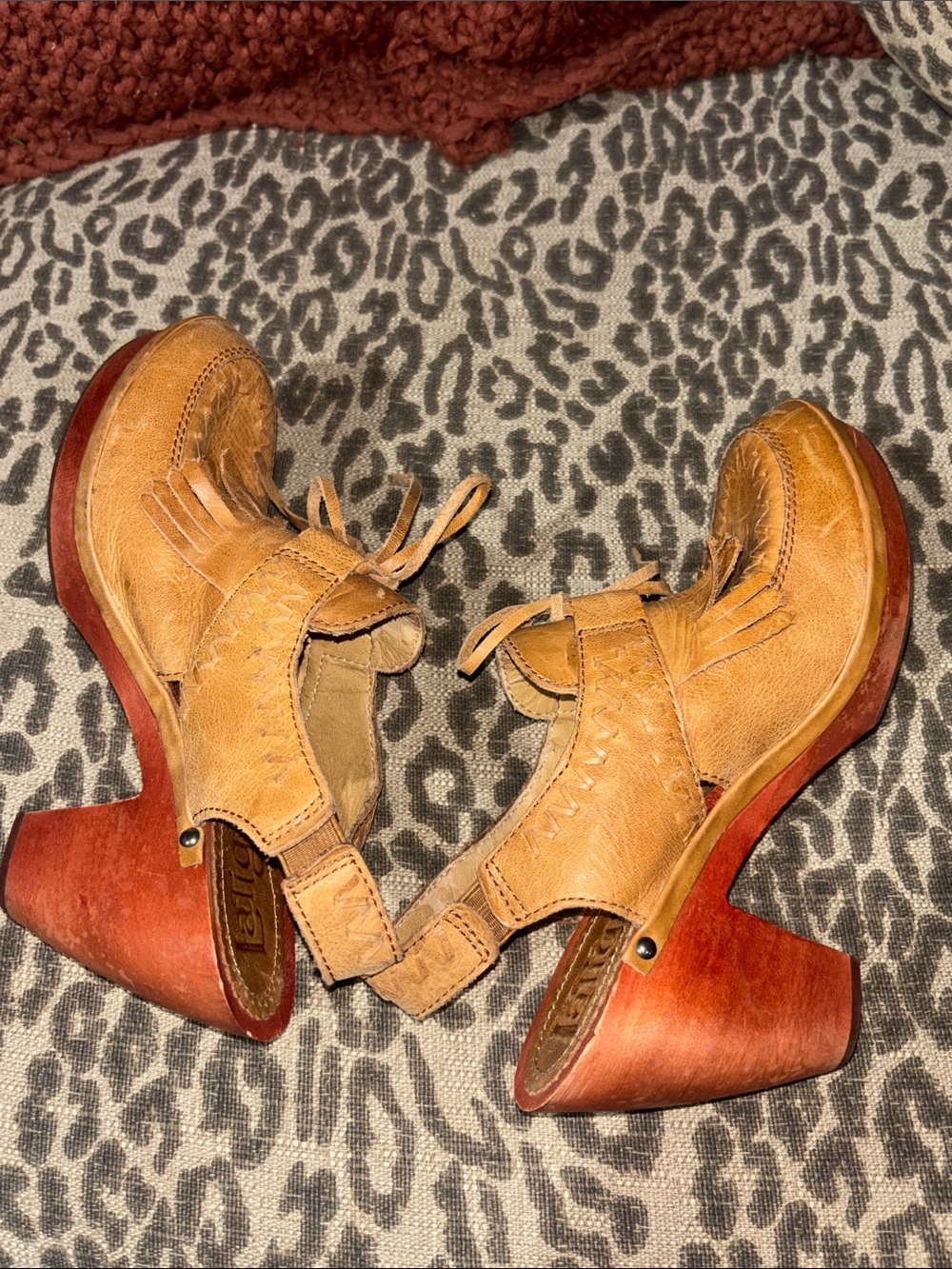 Latigo tan leather lace platform mule western fringe round toe wood heel size 7 - Picture 8 of 14